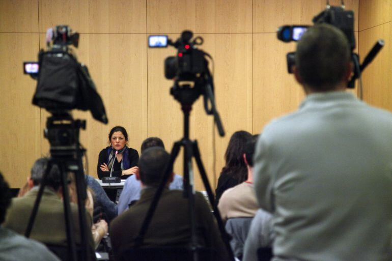 La directora general de l'INAF, Maria Cosan, anunciant la intervenció de BPA l'11 de març de l'any passat.