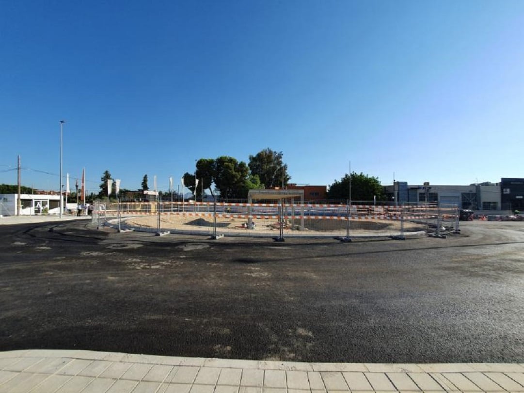 Nueva rotonda creada tras las obras de reparcelación del sector APA 9 Vistahermosa Norte