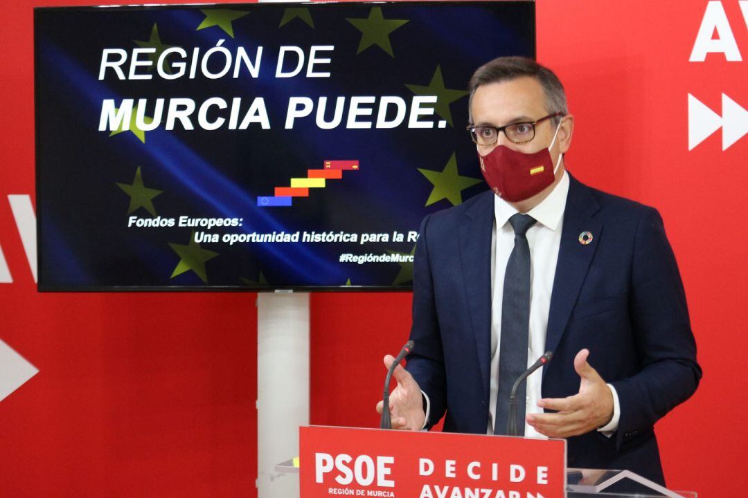 Diego Conesa, secretario del PSRM-PSOE, en la sede de Princesa  