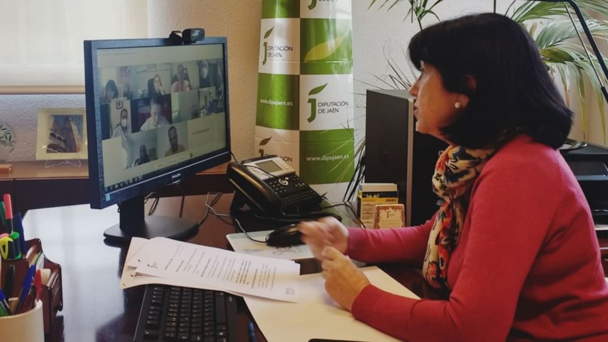 Diputación se reúne con los alcaldes de El Condado y la comarca de Cazorla para mejorar políticas sociales