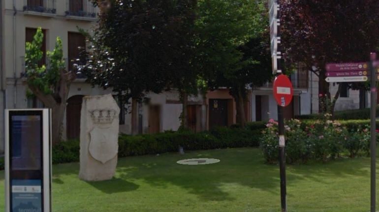 Parque de Reoyo junto al edificio donde se va a ubicar el centro