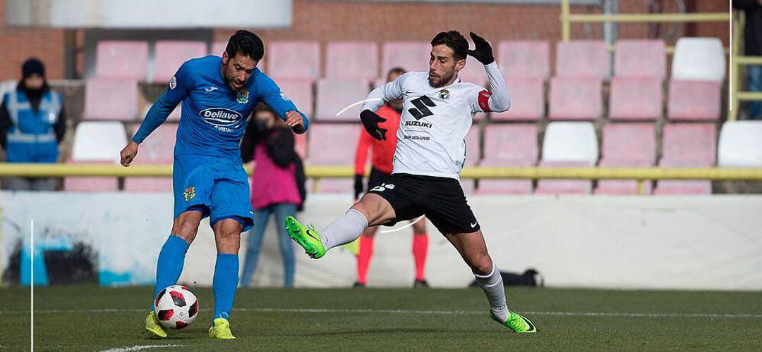 El &#039;Fuenla&#039; recibió un gol en contra en el primer minuto y no pudo remontar en El Plantío.