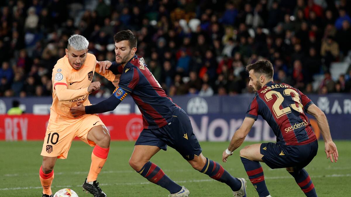 El Levante apeado con honores de la Copa tras perder ante el Atlético de Madrid (0-2)