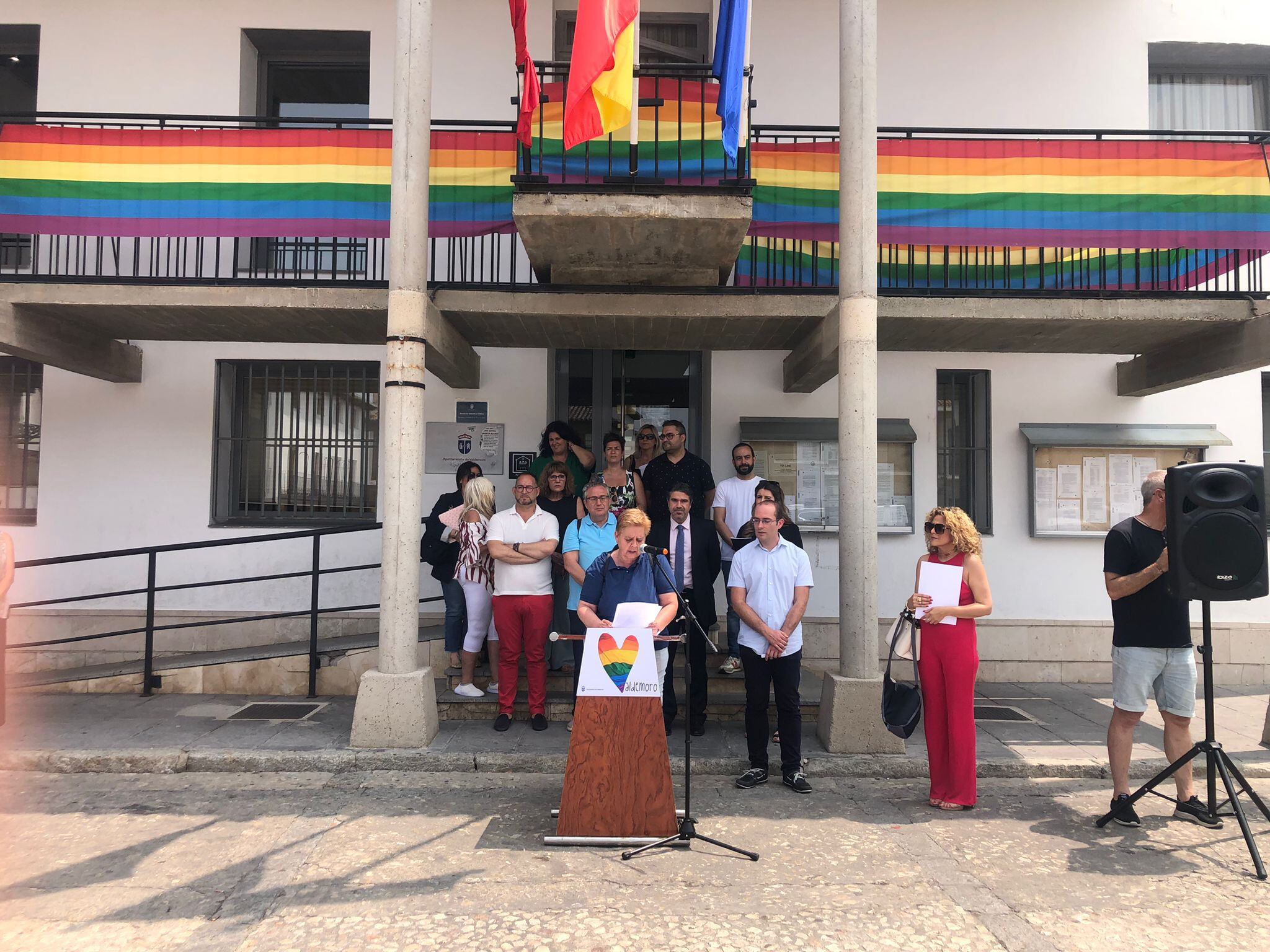 Acto del Orgullo LGTBI+ en la plaza de la Constitución de Valdemoro