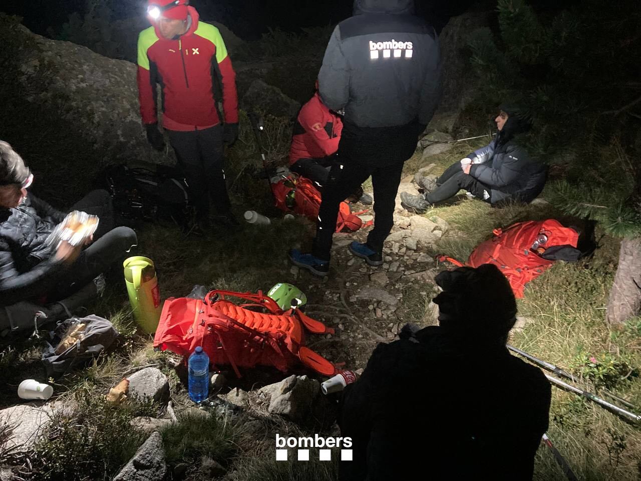 La imatge capta un moment del rescat dels excursionistes israelians a Aigüestortes. Foto: Bombers.