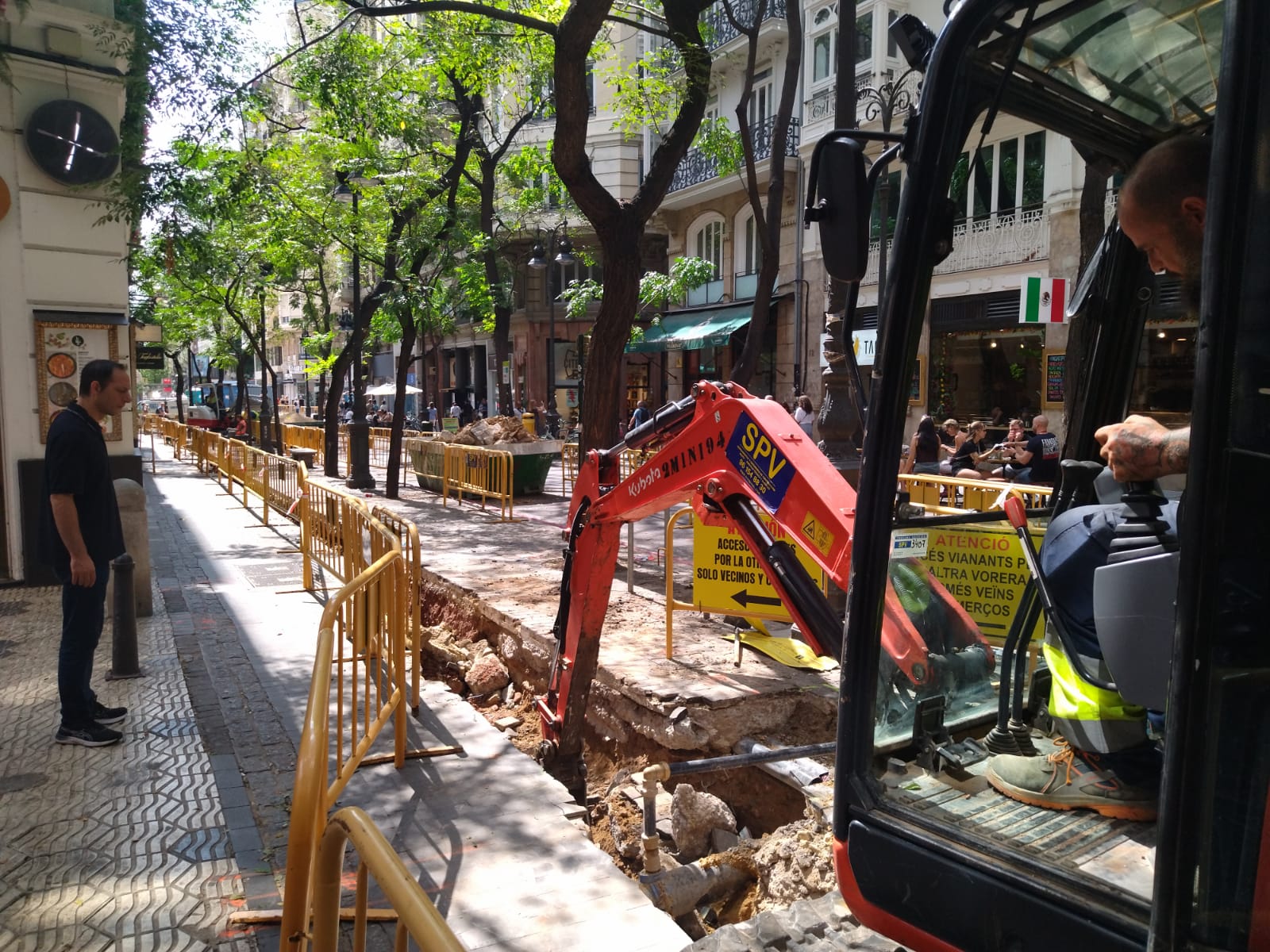 El Ayuntamiento de València recupera y extrae las pinturas de una vivienda del siglo XII hallada en la plaza Rodrigo Botet