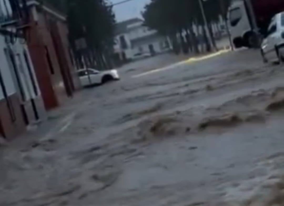 Calles anegadas en La Puebla de los Infantes