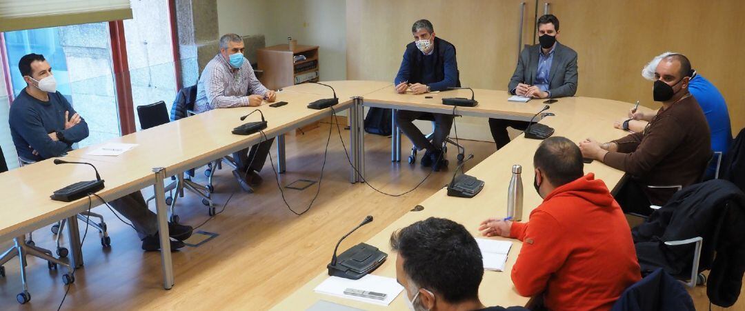 Reunión con el PSdeG del comité de empresa de la refinería rechaza el ERTE de Repsol