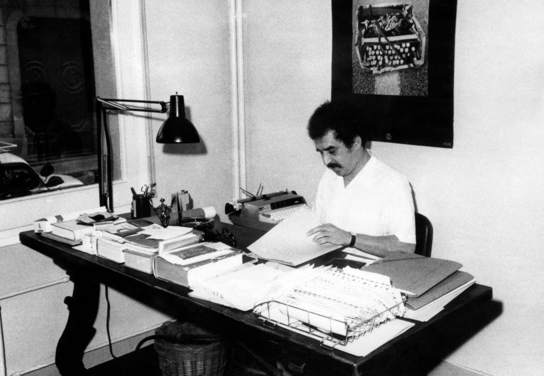 Gabriel García Márquez durant l&#039;escriptura de &quot;El Otoño del Patriarca&quot; a la seva casa de Barcelona, en 1970.