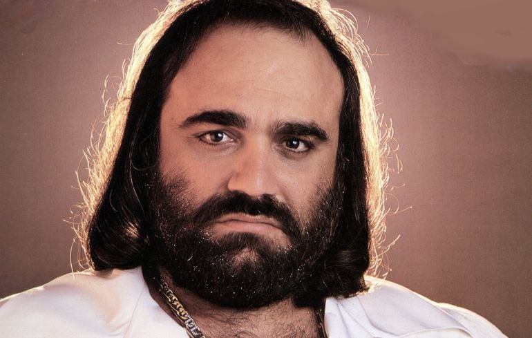 FILE: Greek Singer Demis Roussos Dies at 68 UNSPECIFIED - circa 1975: (AUSTRALIA OUT) Photo of Greek singer Demis Roussos posed circa 1975. (Photo by GAB Archive/Redferns)