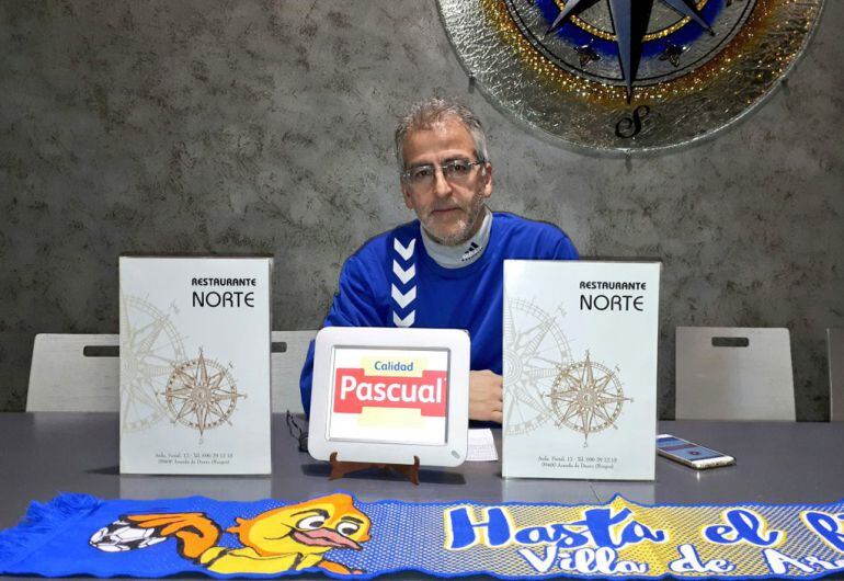 El técnico vallisoletano durante la rueda de prensa previa al duelo ante Antequera.