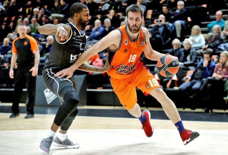 El alero del Valencia Basket, Fernando San Emeterio 