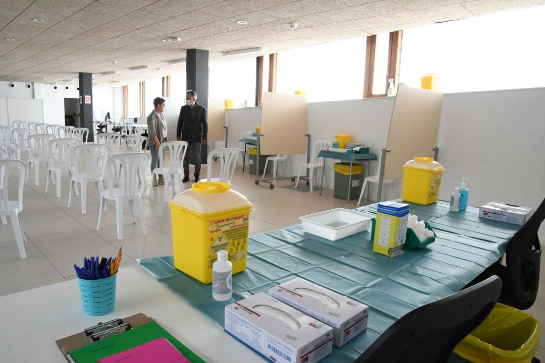 Imagen de archivo del punto de vacunación masiva, instalada en el Portal del Clot en Xàbia.