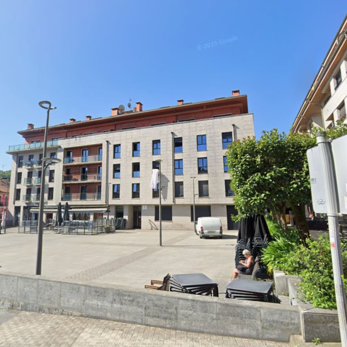 Desalojadas en Ordizia dieciséis familias tras el incendio de un edificio en la plaza Garagartza