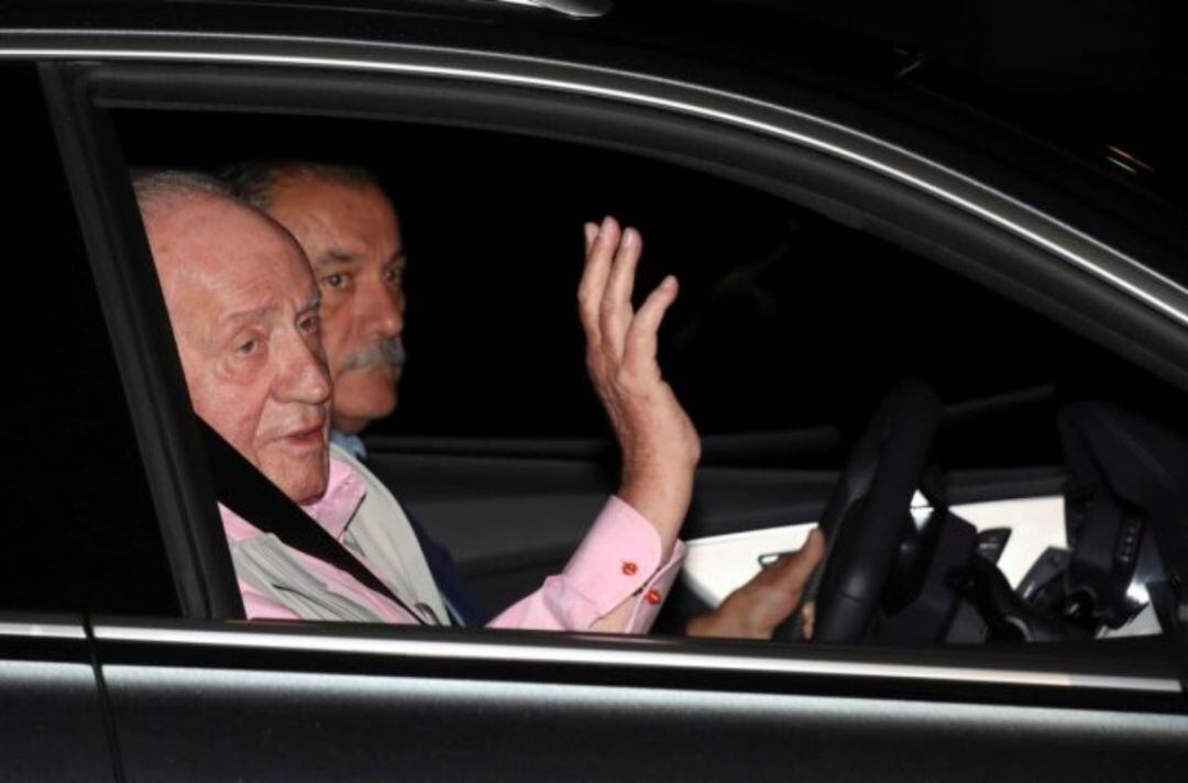 El rey Juan Carlos ingresa en el hospital