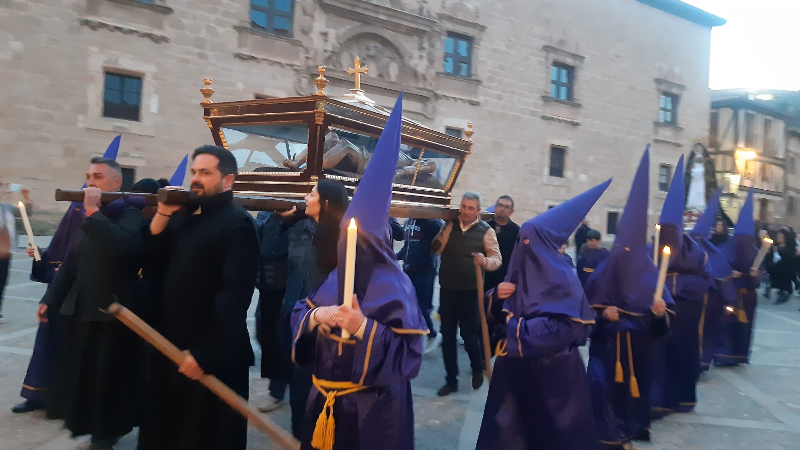 Procesión del Santo Entierro en Peñaranda de Duero 2023