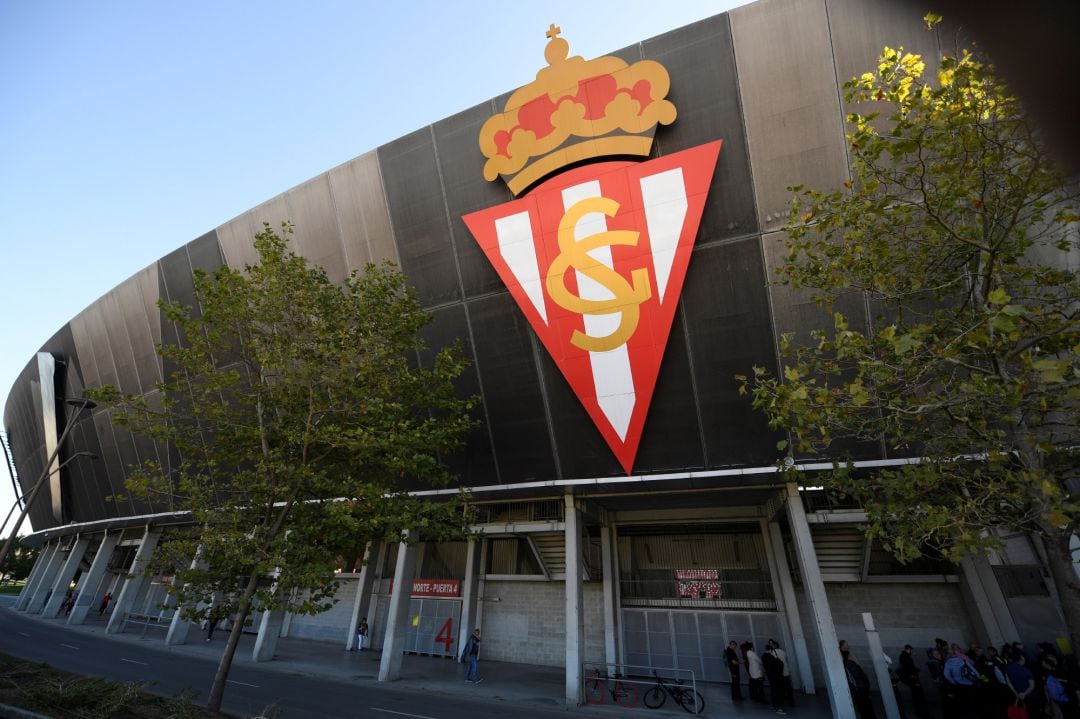 Exterior del estadio municipal El Molinón