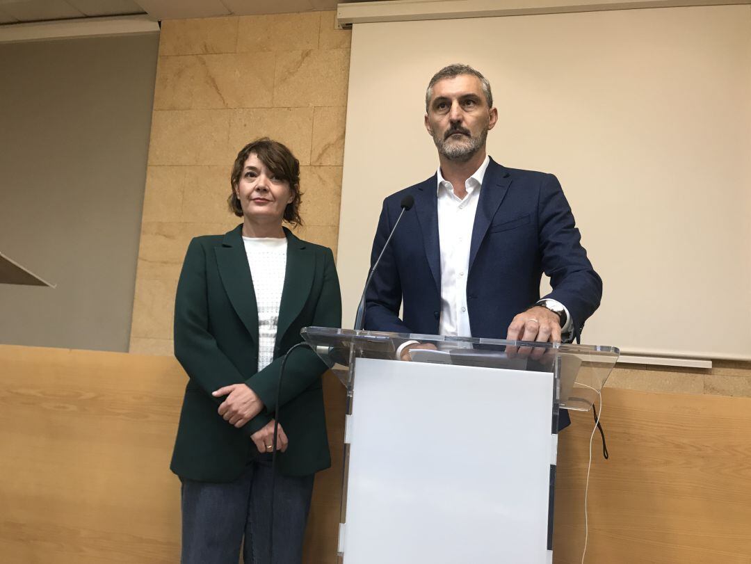 Óscar Urralburu comparece junto a María Giménez en la sede de CCOO en Murcia para anunciar su dimisión como secretario general de Podemos Región de Murcia y su escaño como diputado regional