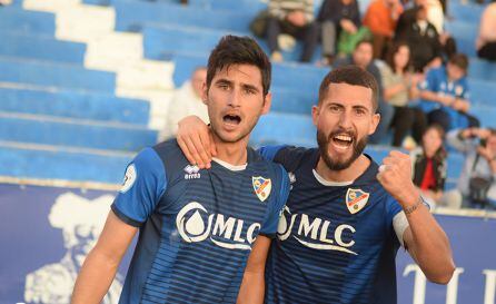 Fran Lara y Rosales celebran un gol durante la pasada temporada