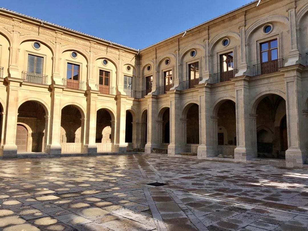 Imagen del claustro de San Isidoro tras su restauración