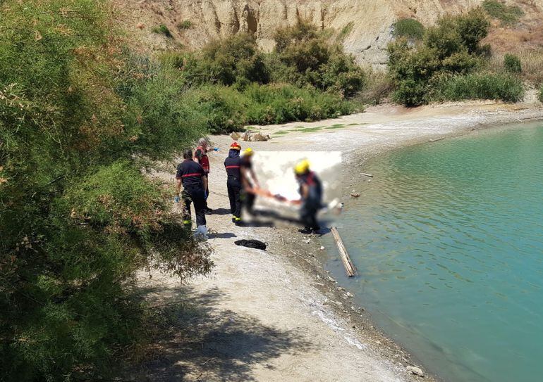Los bomberos municipales llevaron a cabo el rescate en Málaga capital