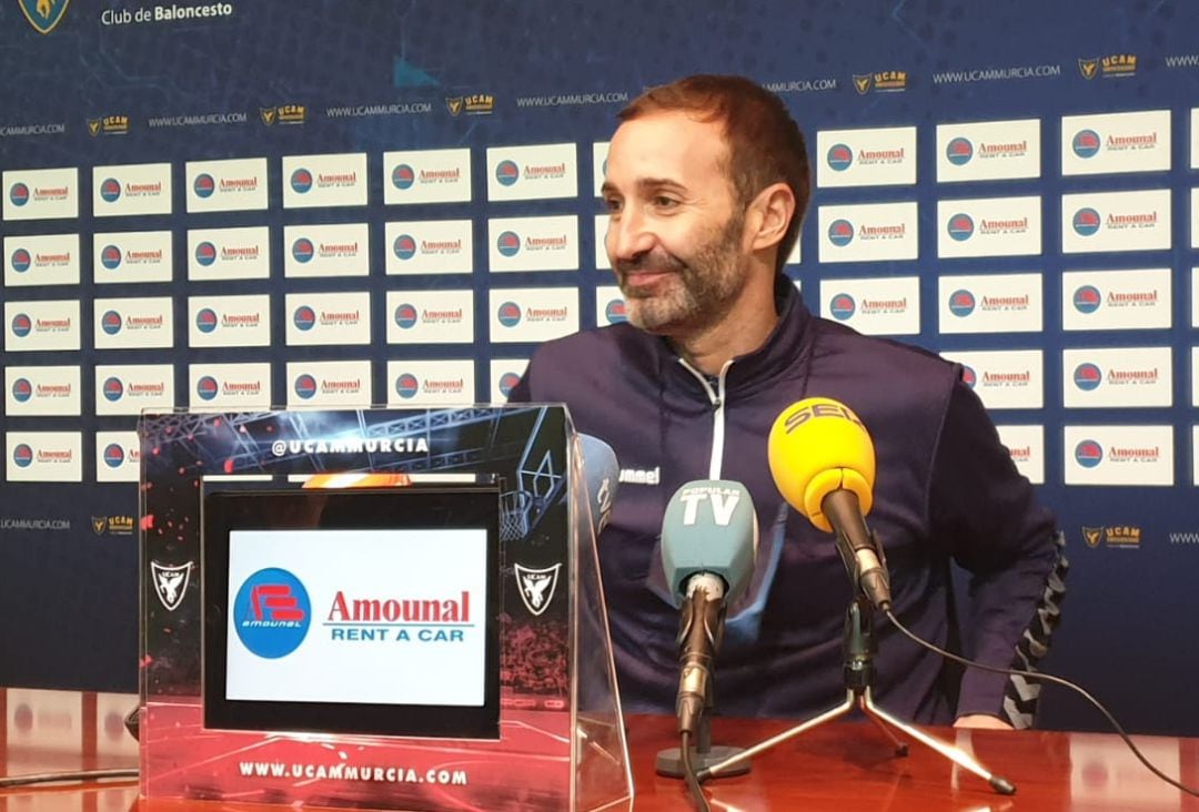 Sito Alonso en la sala de prensa del Palacio