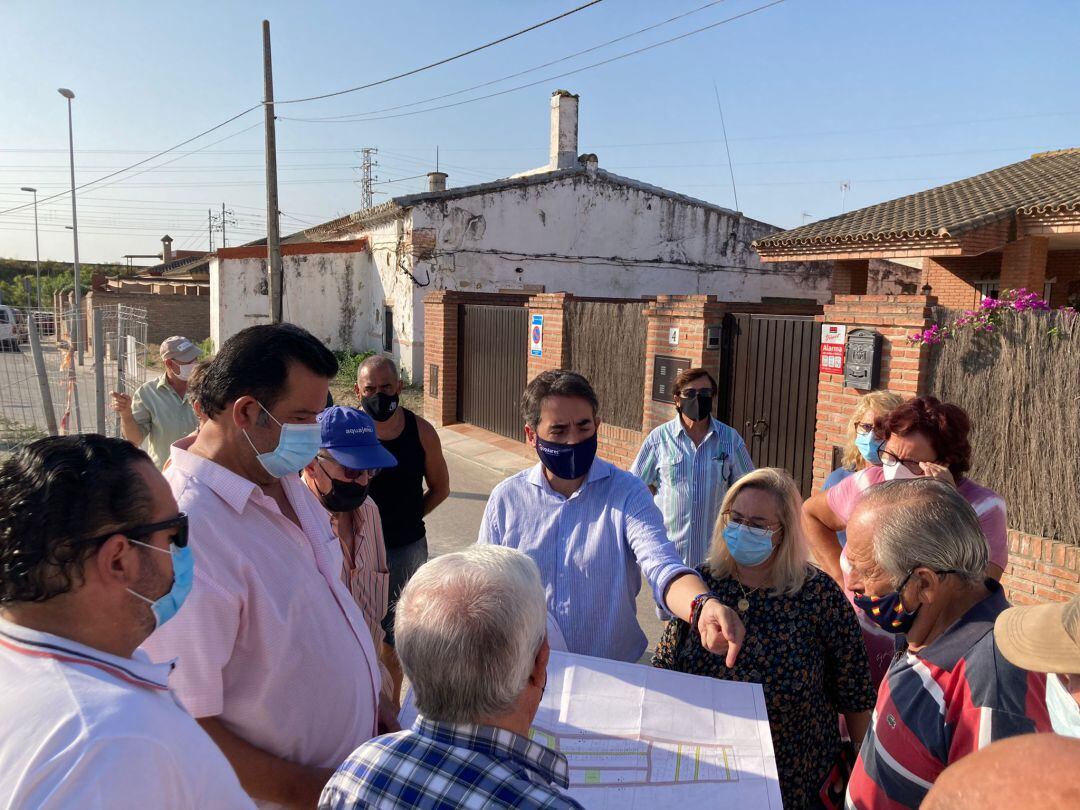 Saldaña y López durante su visita a Las Flores