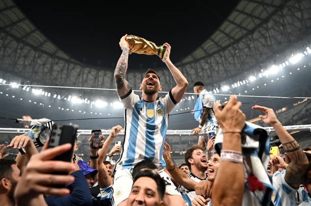 Esta es la primera imagen de la publicación viral de Leo Messi. (Photo by Shaun Botterill - FIFA/FIFA via Getty Images)