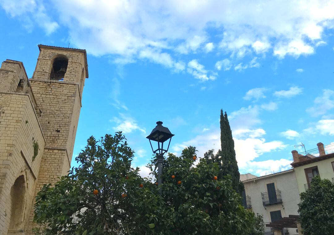 Plaza de San Juan con la Torre del Concejo.