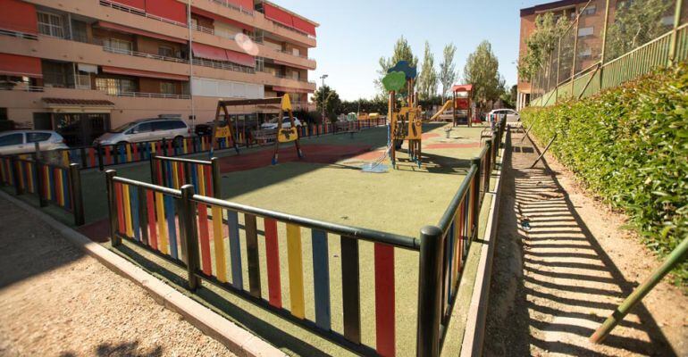 Área de juegos infantiles de la calle Berruguete en Colmenar Viejo