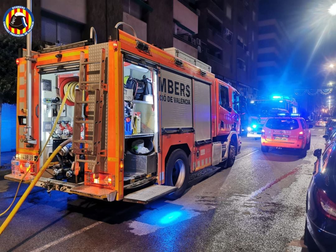 Muere una persona en el incendio declarado en un edificio del Port de Sagunt