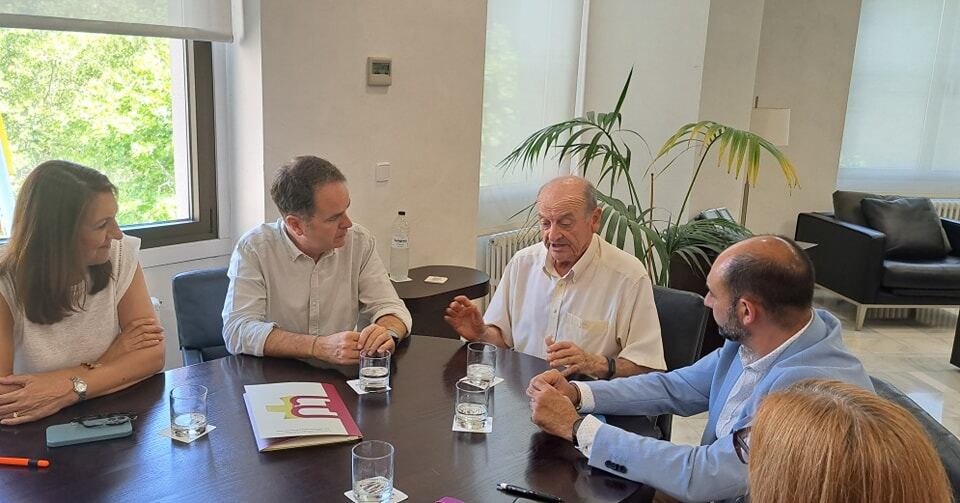 La reunión se ha celebrado en Zaragoza. Foto: Ayuntamiento de Barbastro