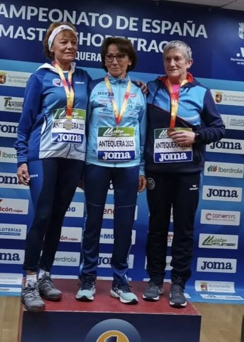 La atleta del Trops-Cueva de Nerja María Jesús Cano, campeona de España en la prueba de 3.000 metros categoria F65
