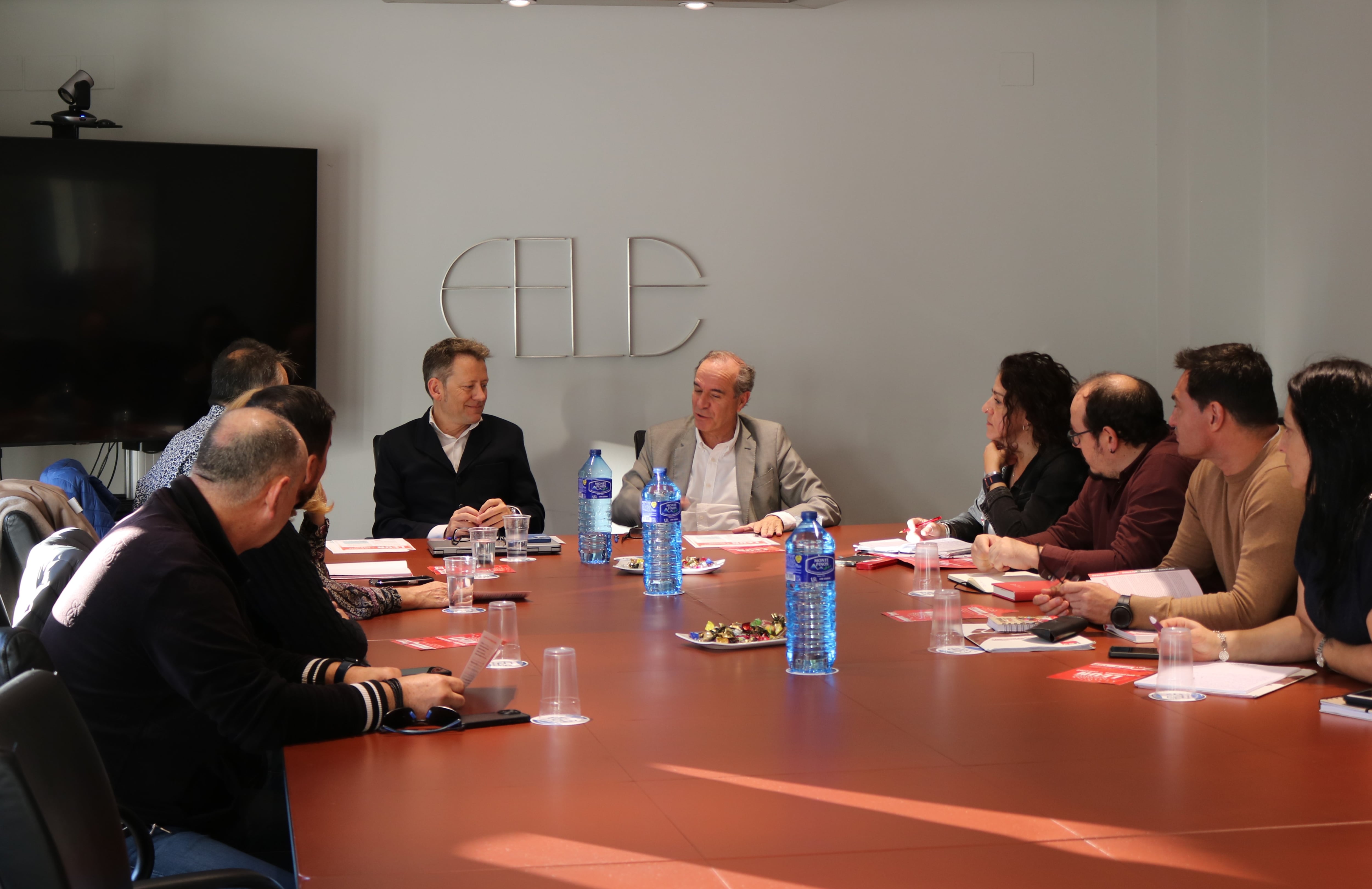 Reunión entre la Fele y los agentes sociales de León