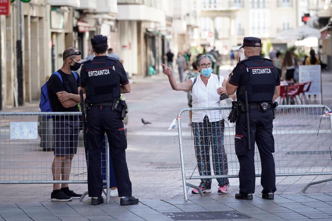 Agentes de la Ertzaintza en las pasadas fiestas de Vitoria-Gasteiz