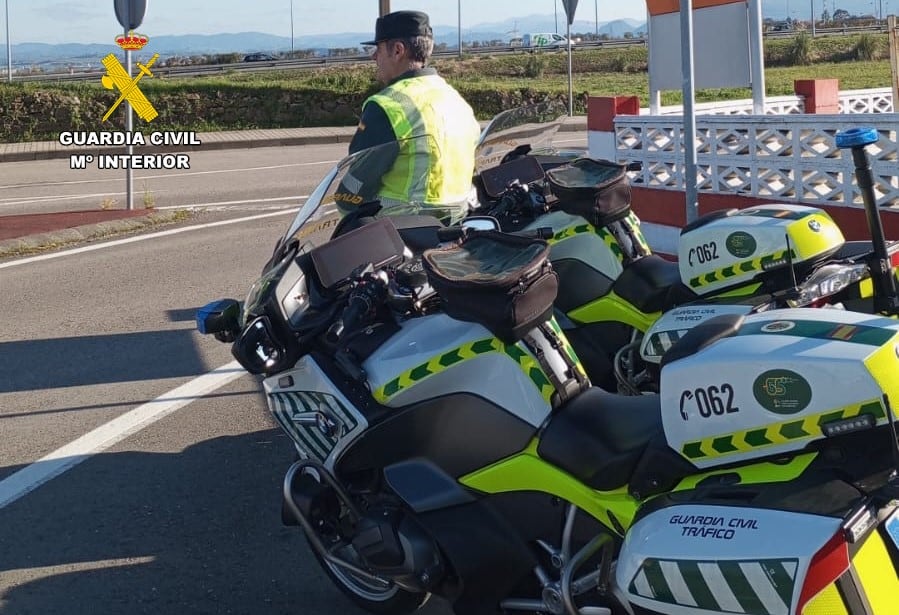 Efectivos del Grupo de Investigación y Apoyo al Tráfico de la Guardia Civil de Cantabria comenzaron una investigación