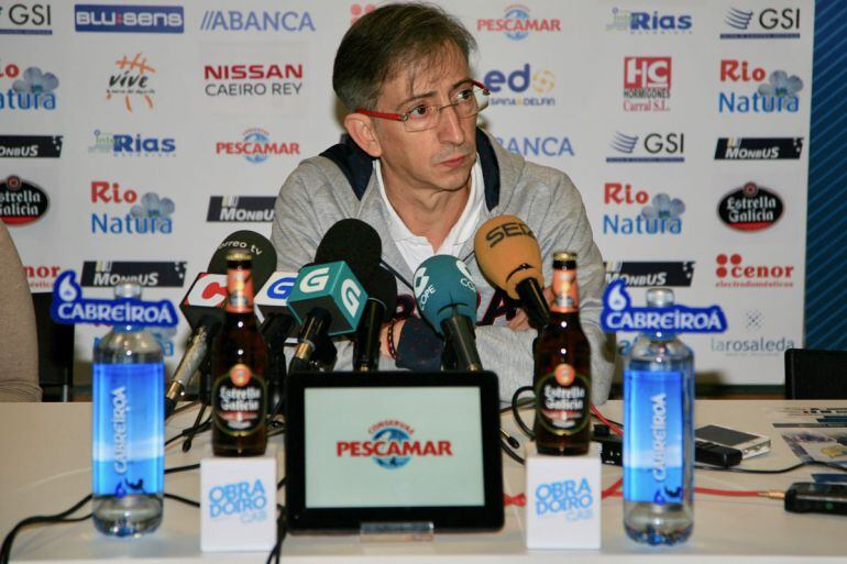 Moncho Fernández, entrenador del Obradoiro, en la rueda de prensa previa al partido contra el UCAM Murcia