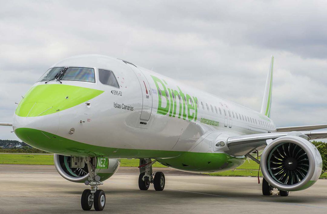 Binter mantiene la paralización temporal de sus vuelos con La Palma por la erupción del volcán