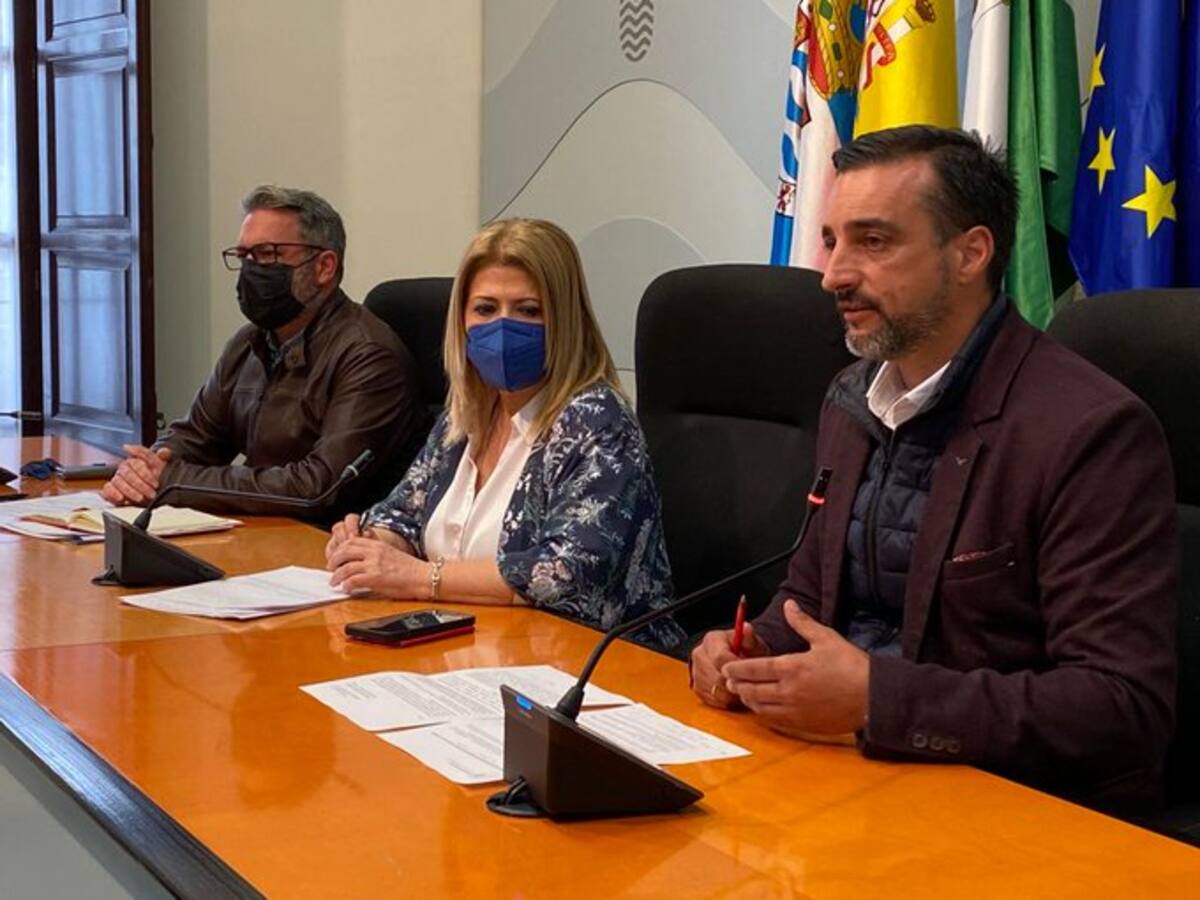 La alcaldesa de Jerez pide a la Junta "normas claras" sobre el uso de las mascarillas en el interior de las casetas