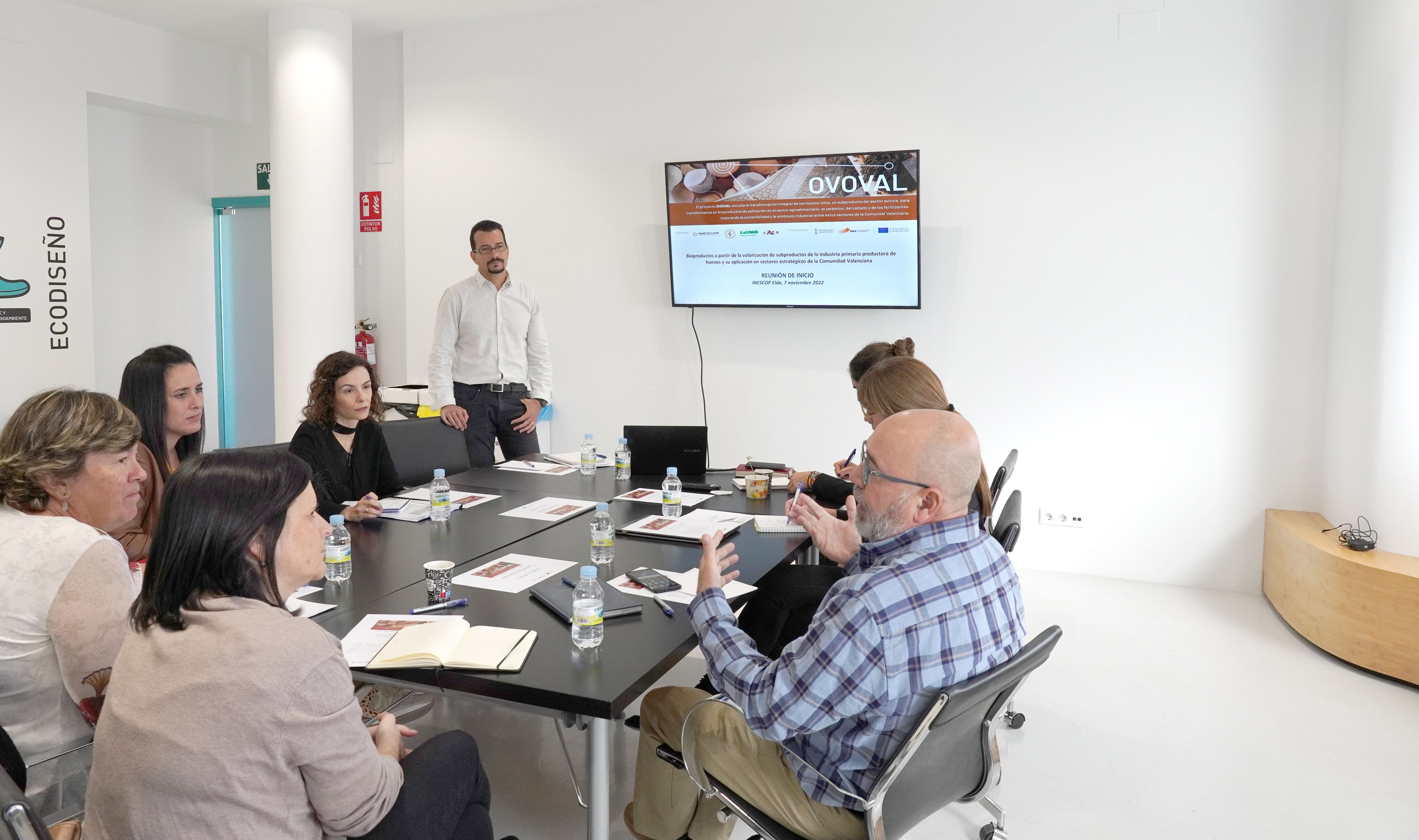 Reunión sobre el proyecto desarrollado en INESCOP