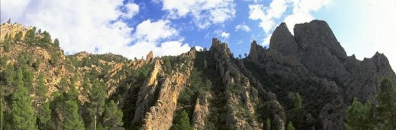 Paraje de los Cuchillos en las Hoces del Cabriel.