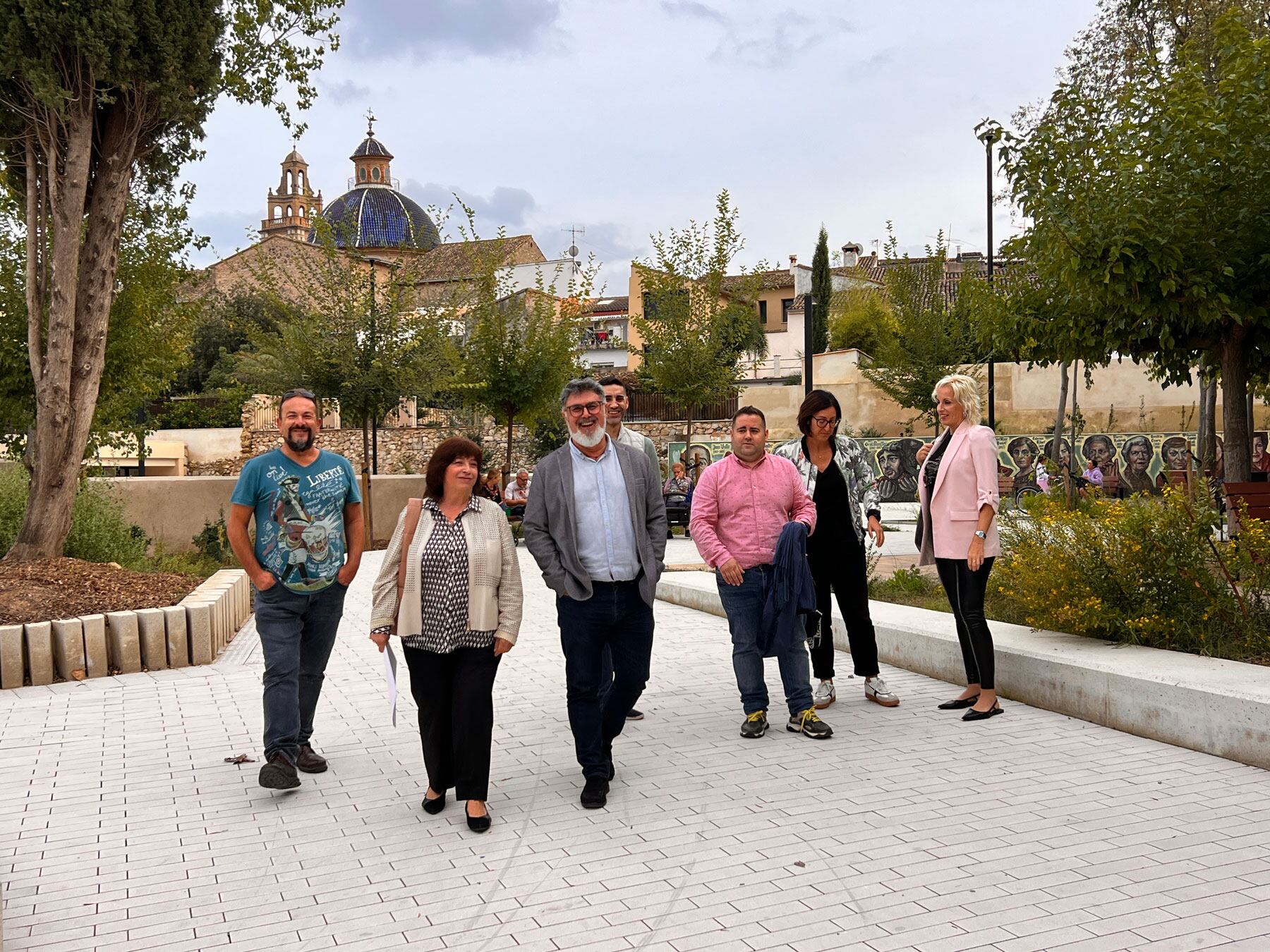 Amb posterioritat va haver un passeig pels murals de Toni Espinar