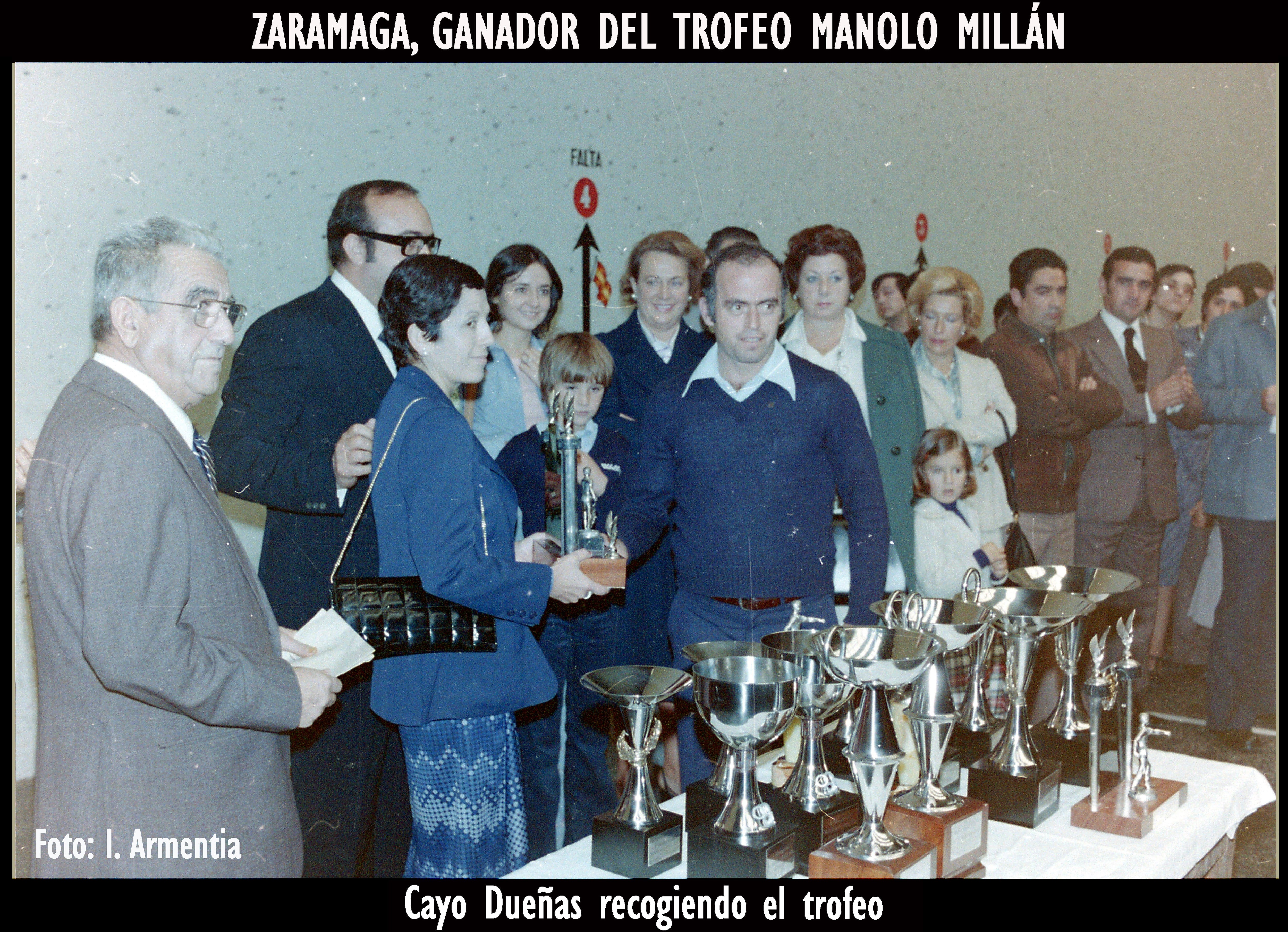 Cayo Dueñas de Zaramaga, recoge el trofeo de ganador