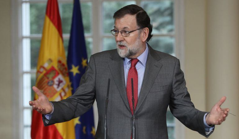 El presidente del Gobierno, Mariano Rajoy, durante su intervención en la recepción que ha tenido lugar hoy en el Palacio de la Moncloa.