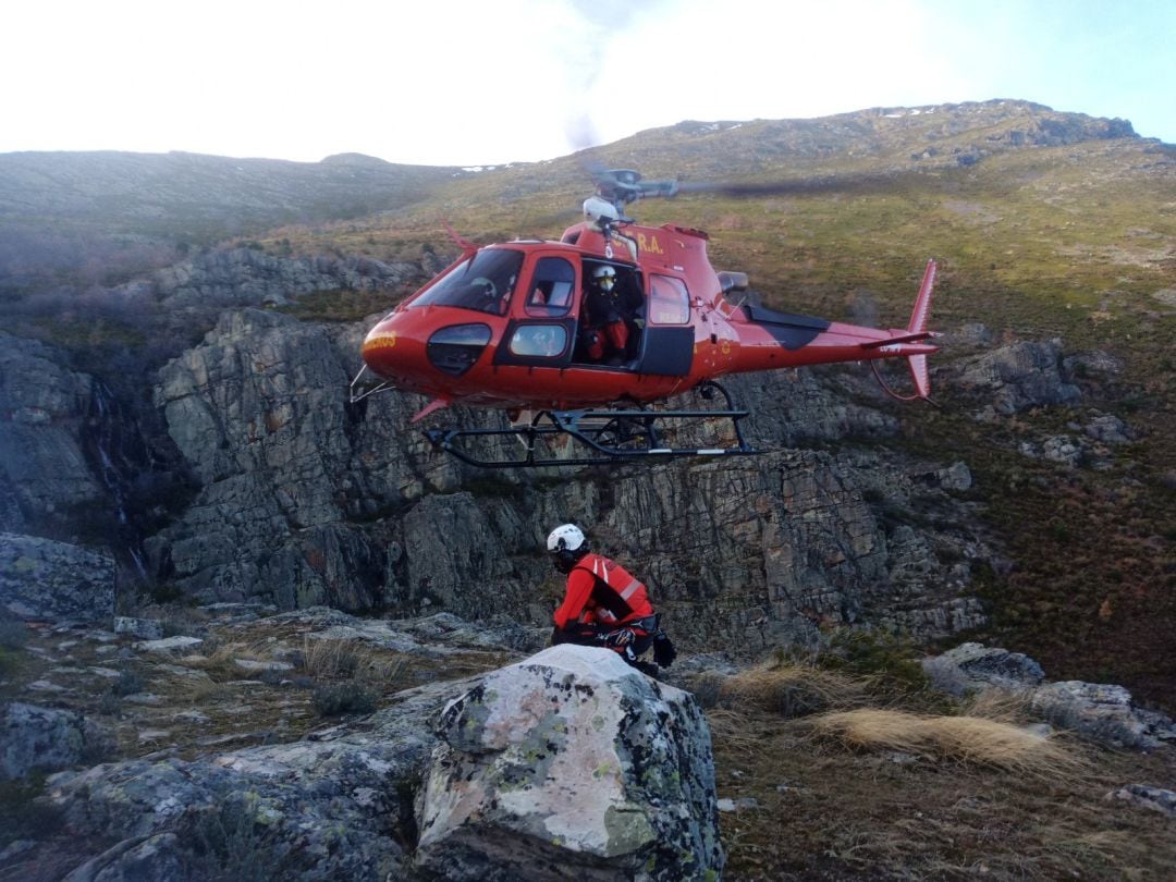 Imagen del rescate efectuado por un equipo del GERA