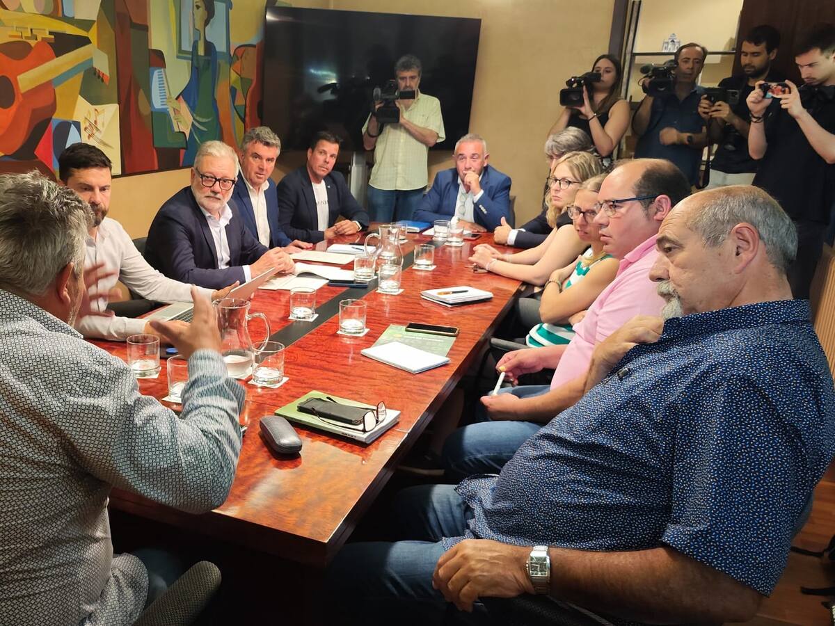 Larrosa demana per carta a Pedro Sánchez ajuda per trobar "una solució global" a l'atenció dels temporers