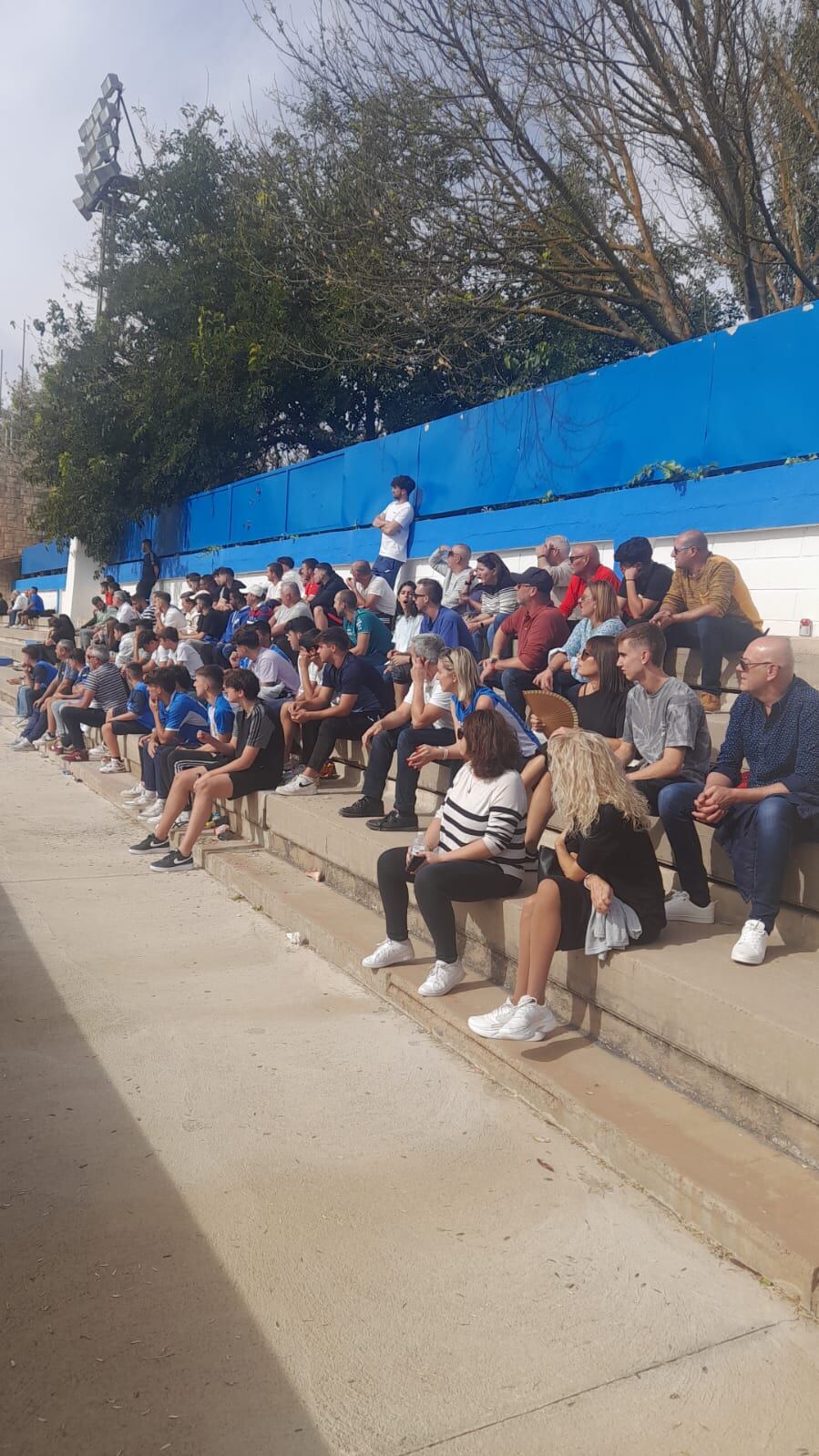 Aficionados del CD Caudetano en Almansa