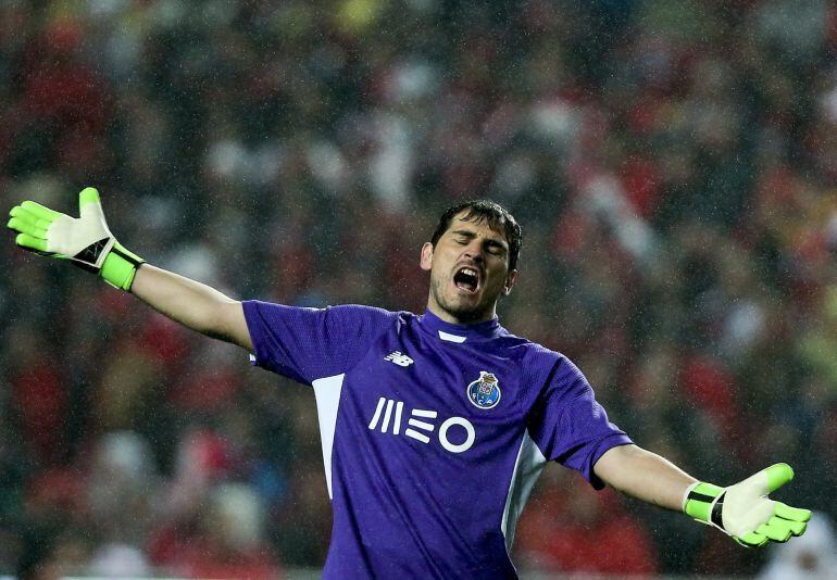 Casillas durante el encuentro ante el Benfica.