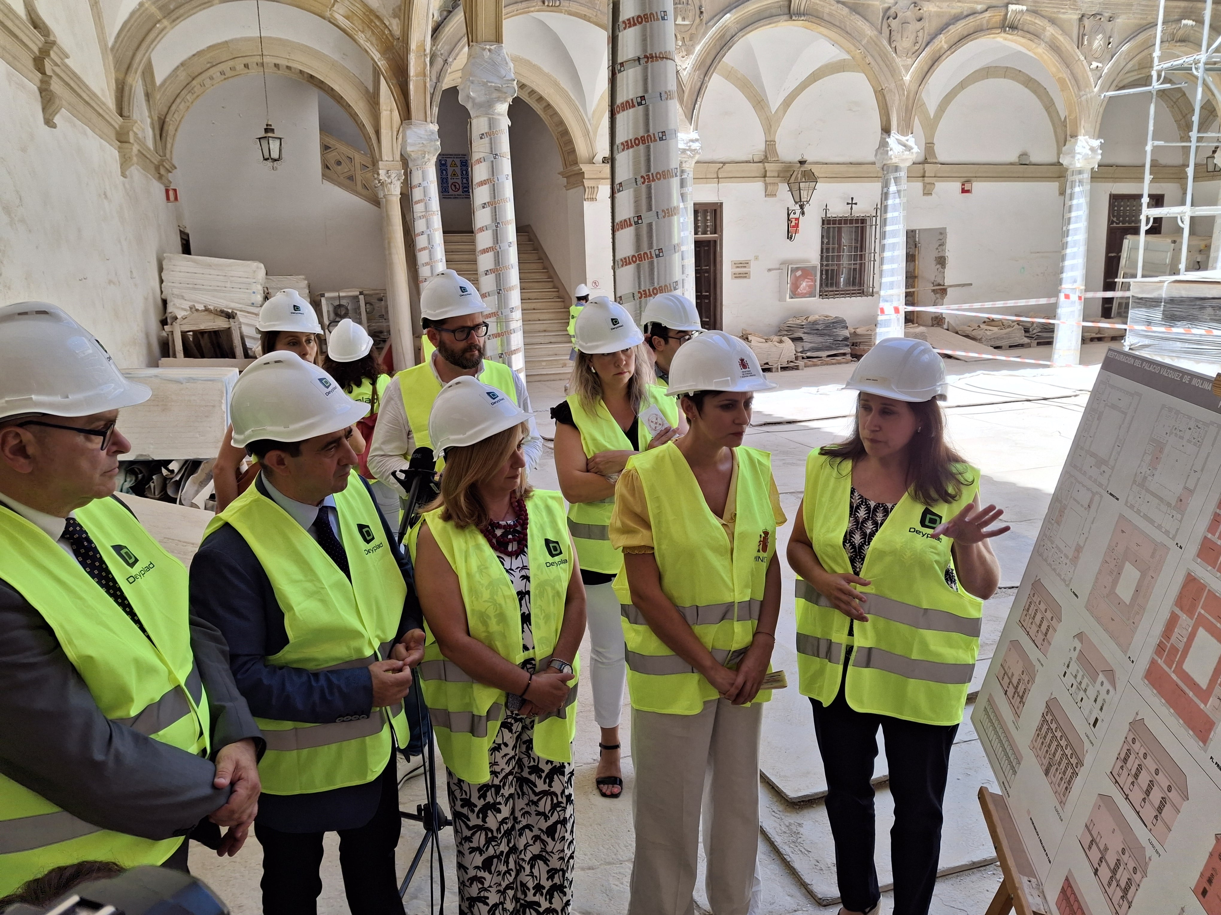 Visita de la ministra de Vivienda a las obras del Palacio Vázquez de Molina