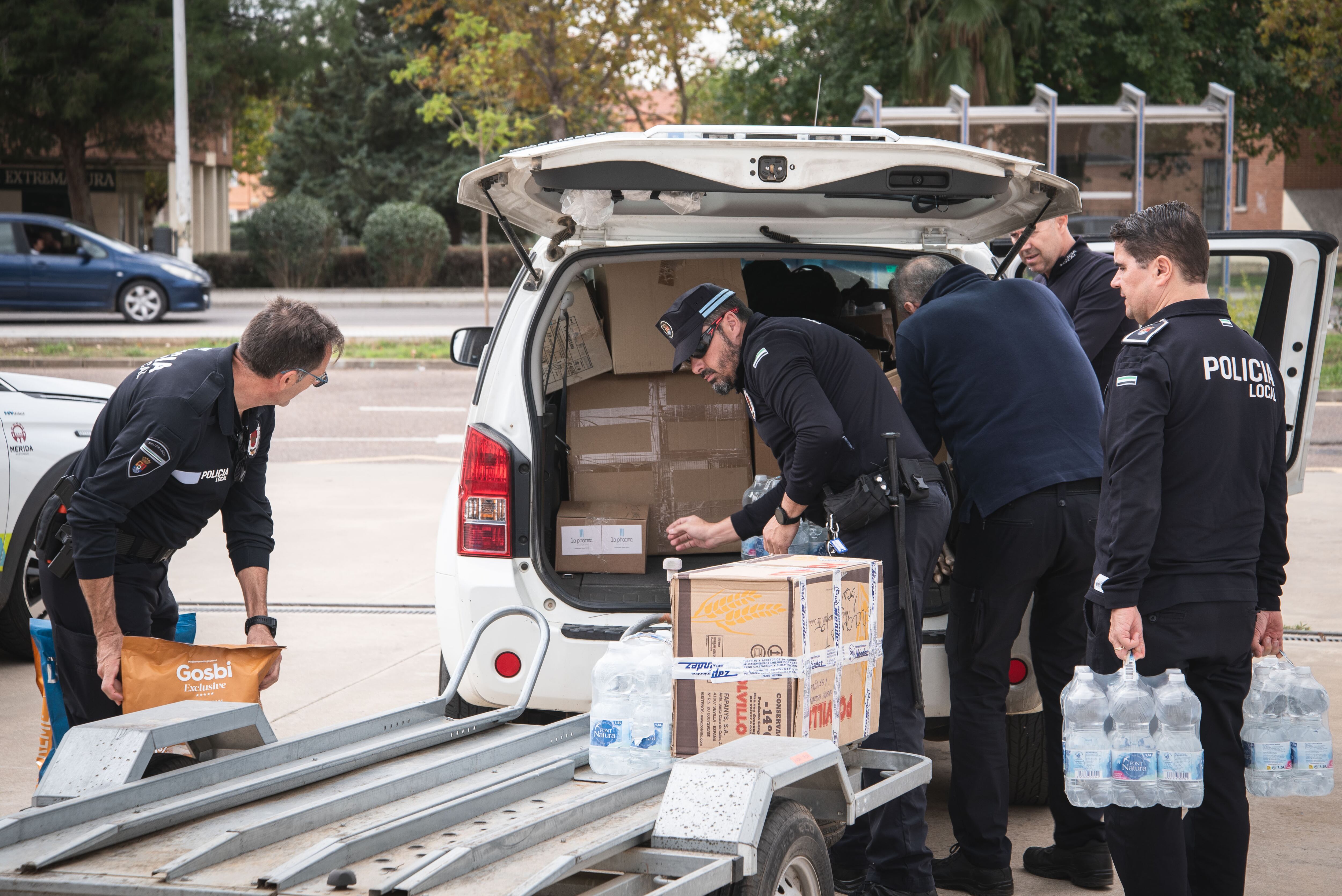 Policías locales partiendo hacia Valencia